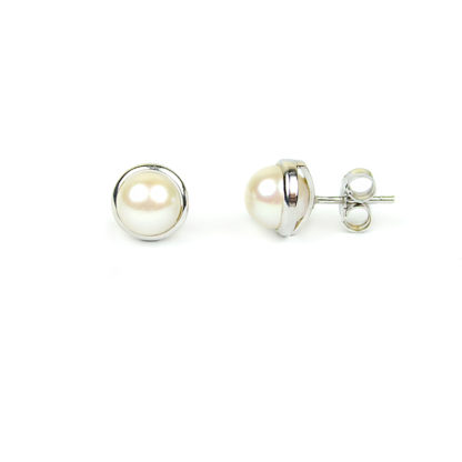 Orecchini donna perle oro; perle coltivate acqua salata mm 7,5 su montatura liscia in oro bianco 750; orecchini sposa classici eleganti