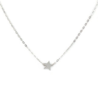 Collana donna stella oro bianco tit 750 (18 kt) di dimensione 1 cm; catena sottile ma vistosa, massiccia, in oro bianco, luminosa