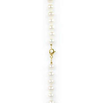 Collana girocollo perle coltivate acqua dolce, misura mm 7,5 - 8 con chiusura in oro giallo tit 750 (18 kt), infilata a mano con nodi ad ogni perla