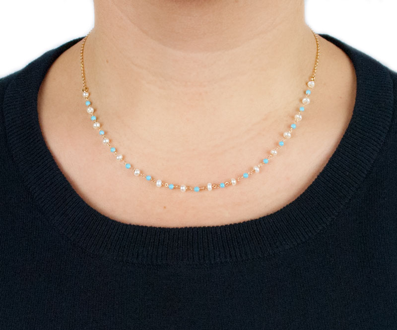 Collana turchese e perle; girocollo donna in oro giallo tit 750 (18 kt) centrale composto da perle di turchese ricostruito alternate a perle