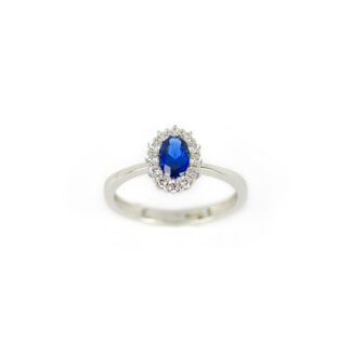 Anello blu ovale oro, anello donna in oro bianco 750 con pietra blu ovale e cornice di zirconi di dimensione 7,50 x 9,50 mm
